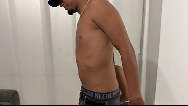 tengo sexo duro con mi amante mientras el cornudo de mi esposo hace la cena